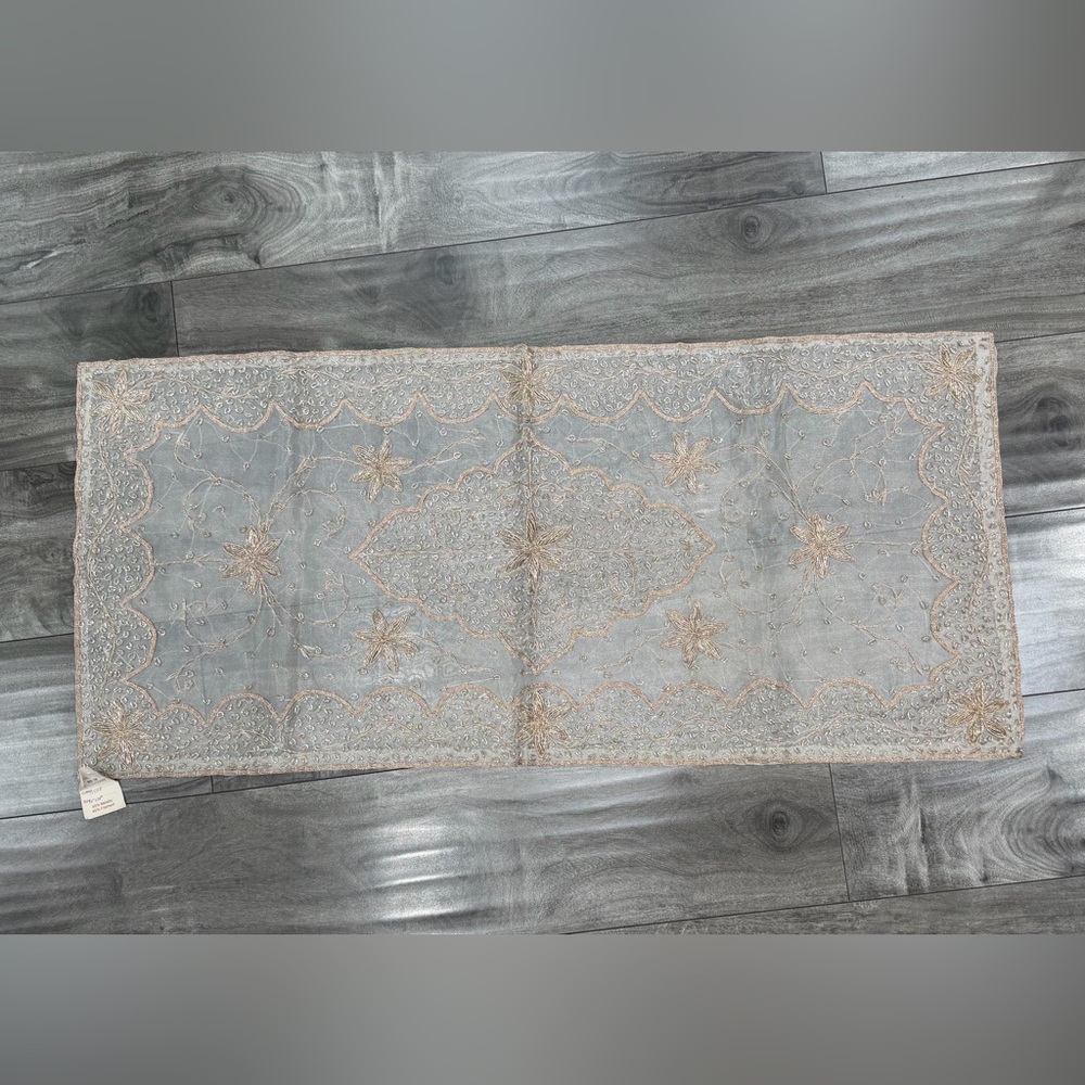 NWT Elegant Embroidered Table Runner